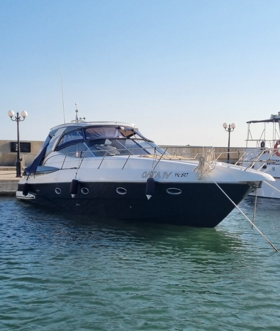 Моторна яхта Sessa C42 Hard Top